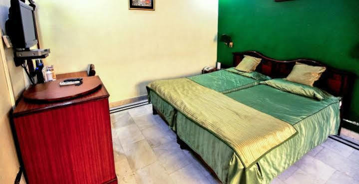 Treebo Trend Corporate Inn Chandigarh Ngoại thất bức ảnh