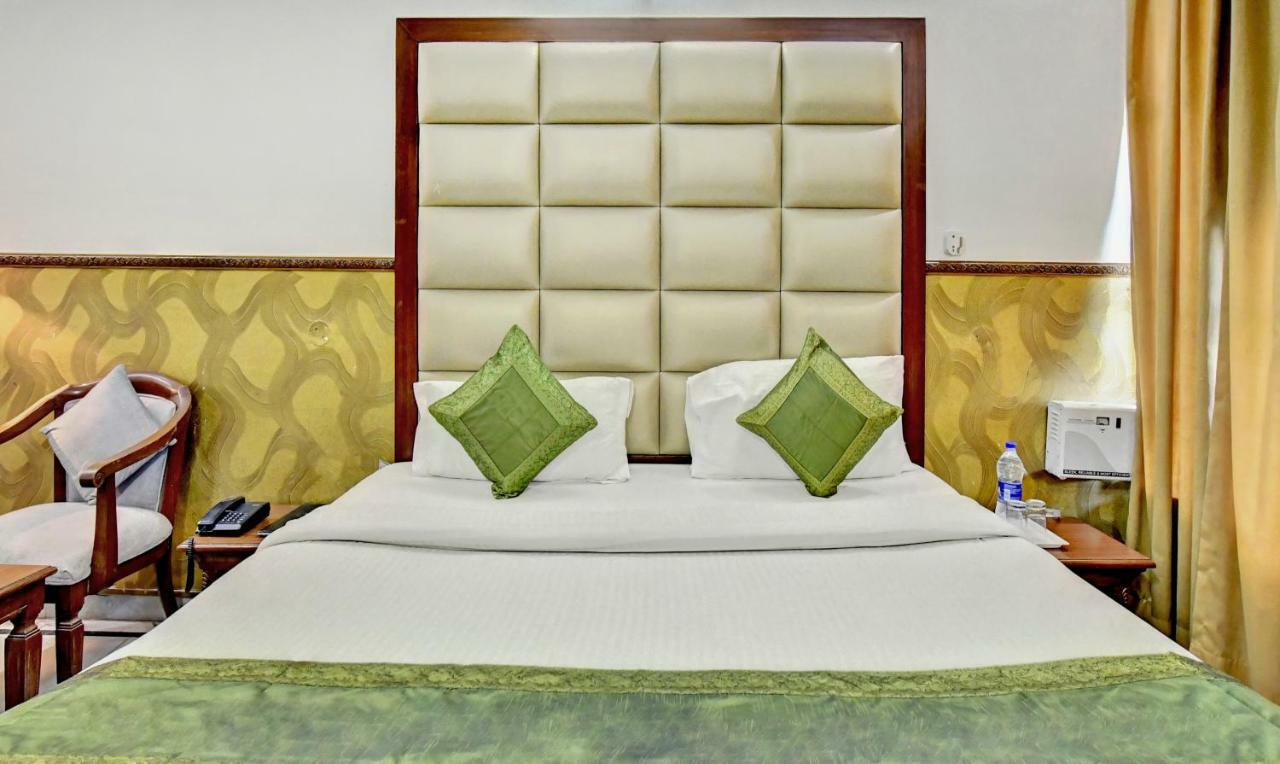 Treebo Trend Corporate Inn Chandigarh Ngoại thất bức ảnh